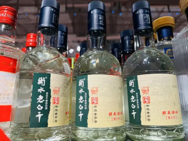 宝聚荣配资 “亲生仔”不如“外来子”赚钱，老白干要扩大武陵酒市占率