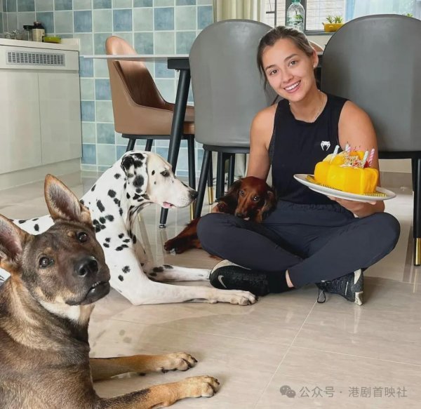 大牛配资网 港姐冠军坐拥两层英国楼圆富婆梦！返港叹片皮鸭不愁TVB少工作